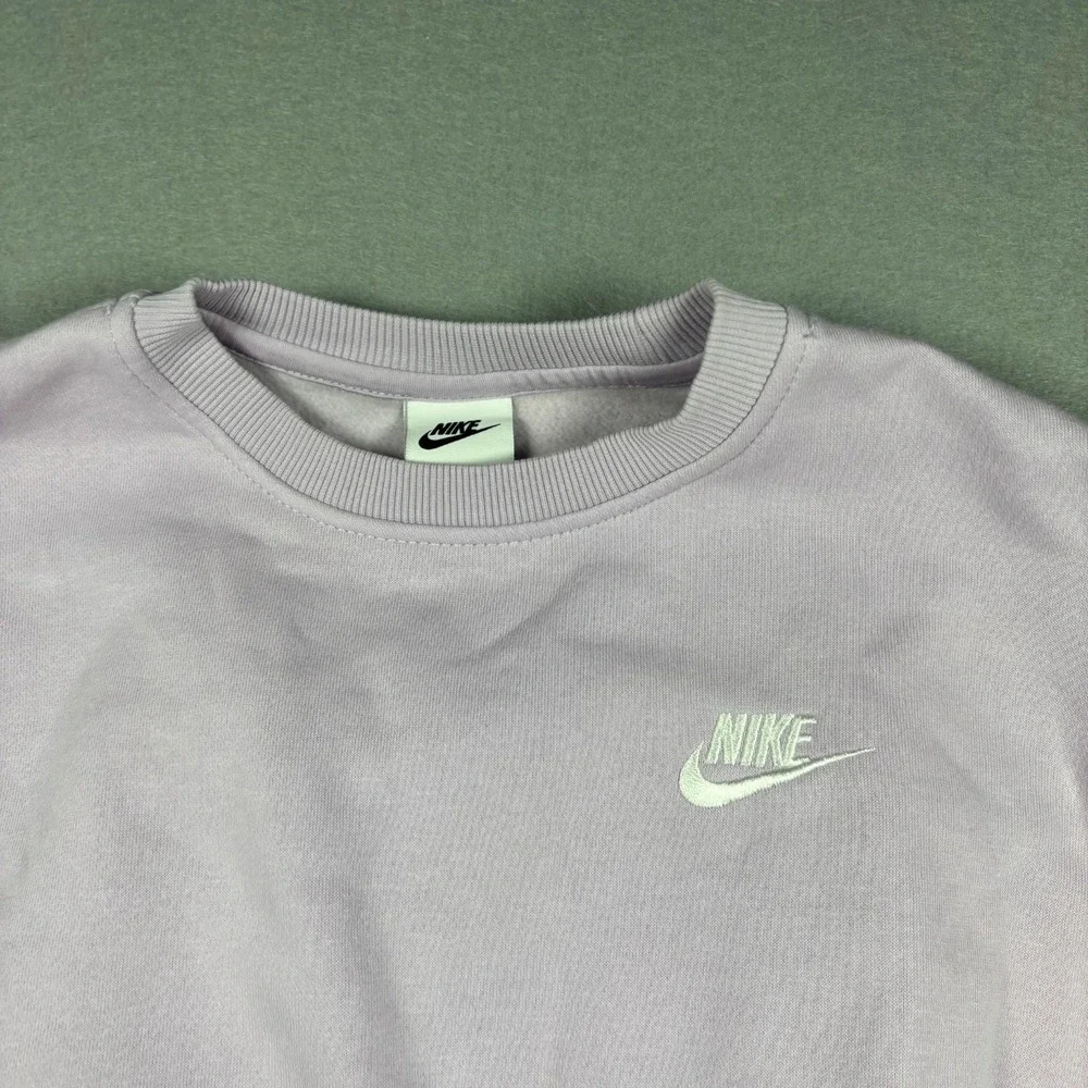 Nike Sportswear Club Fleece Girls Large Crew Neck Sweatshirt FZ9244-537 Lavender